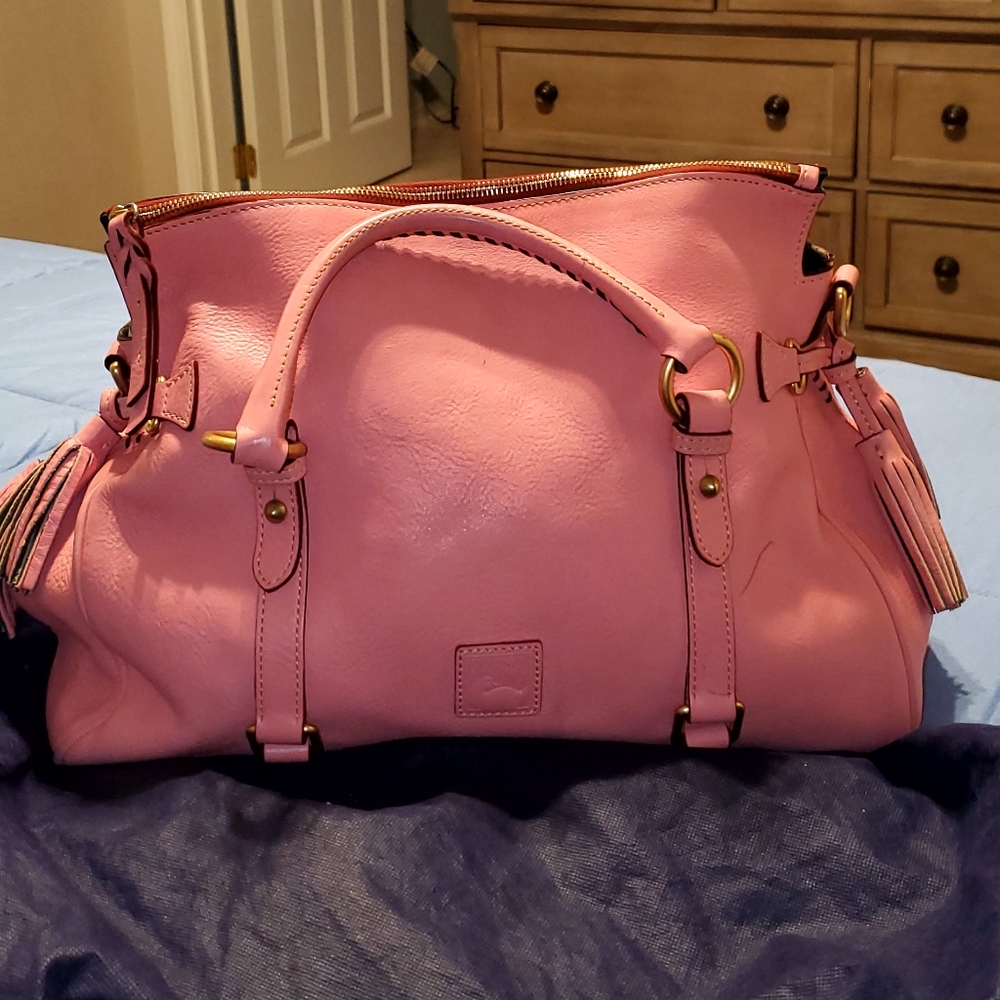 Dooney and Bourke Lg Satchel (bubblegum)